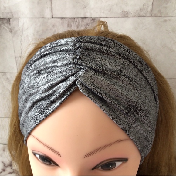 Silver Crackle Faux Leather Fabric Turban Headband - Picture 4 of 8